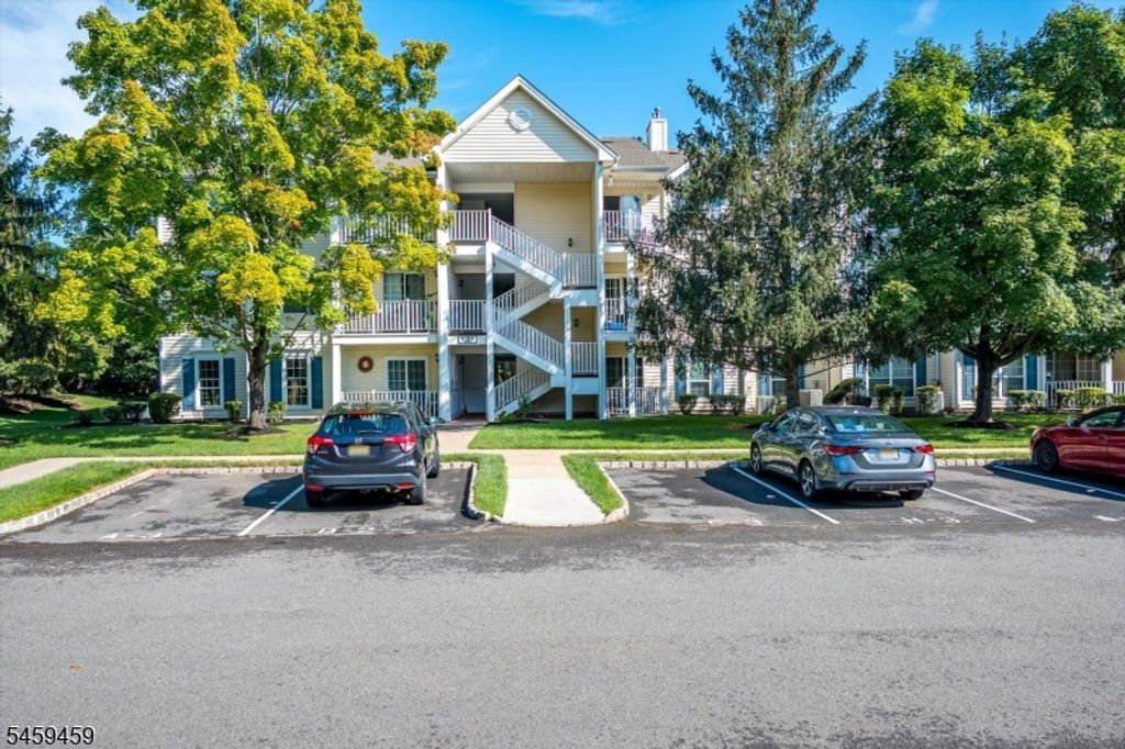 21 Amethyst Way, Franklin Twp., NJ 08823 — exterior