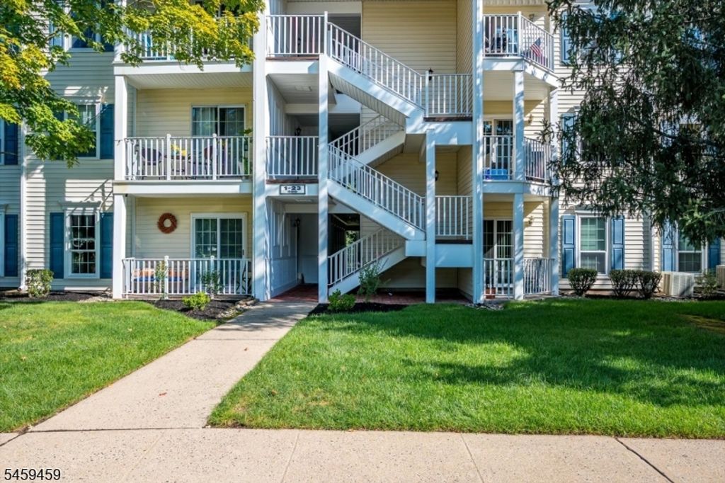 21 Amethyst Way, Franklin Twp., NJ 08823 — photo 2