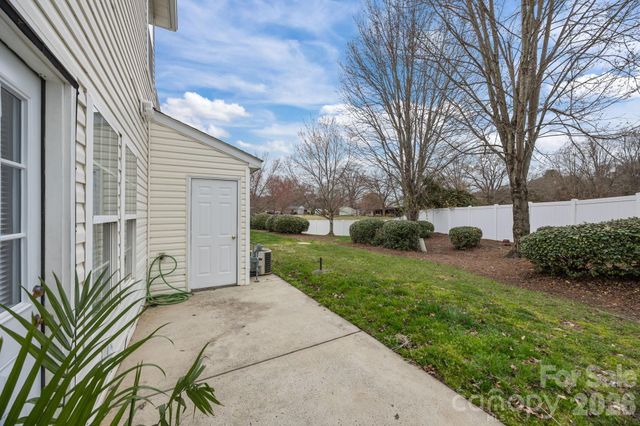 4108 Kenton Glenn Court NW, Concord, NC 28027