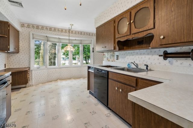 19 Dacotah Ave, Rockaway Twp., NJ 07866