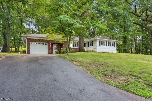 19 Dacotah Ave, Rockaway Twp., NJ 07866