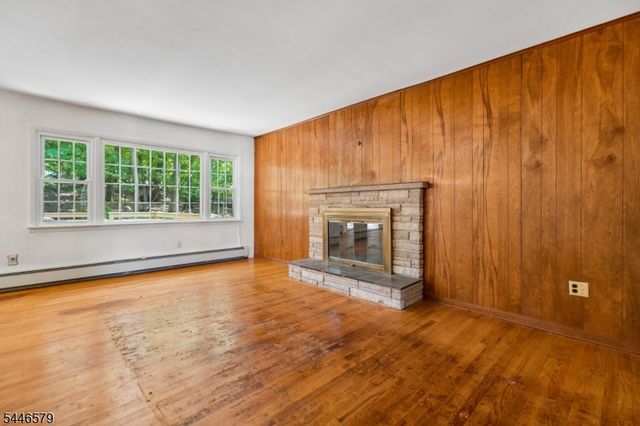 19 Dacotah Ave, Rockaway Twp., NJ 07866