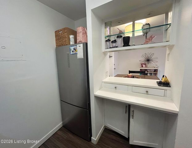 1924 Goldsmith Ln UNIT 42, Louisville, KY 40218