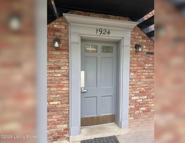 1924 Goldsmith Ln UNIT 42, Louisville, KY 40218