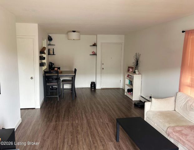 1924 Goldsmith Ln UNIT 42, Louisville, KY 40218