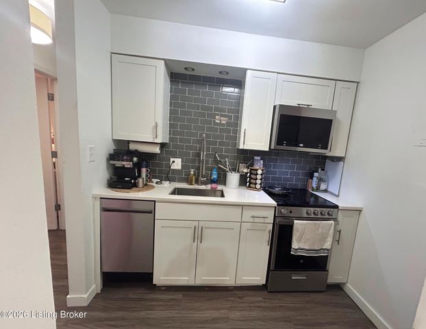 1924 Goldsmith Ln UNIT 42, Louisville, KY 40218