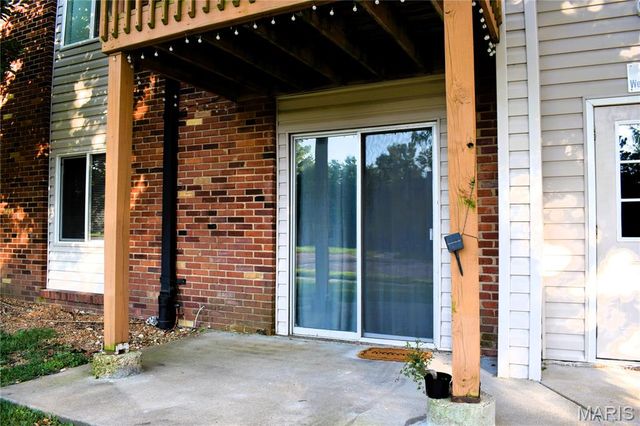 5766 Westphalia Lane B, Oakville, MO 63129