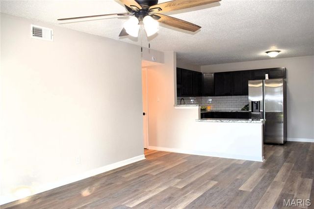5766 Westphalia Lane B, Oakville, MO 63129