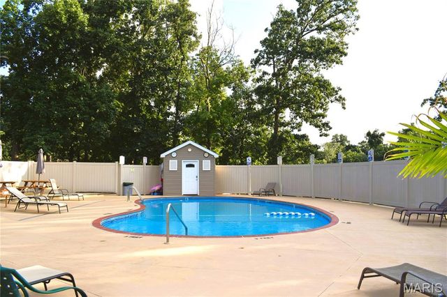 5766 Westphalia Lane B, Oakville, MO 63129