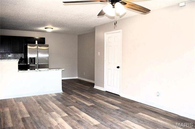 5766 Westphalia Lane B, Oakville, MO 63129