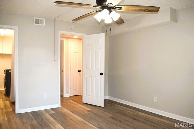 5766 Westphalia Lane B, Oakville, MO 63129