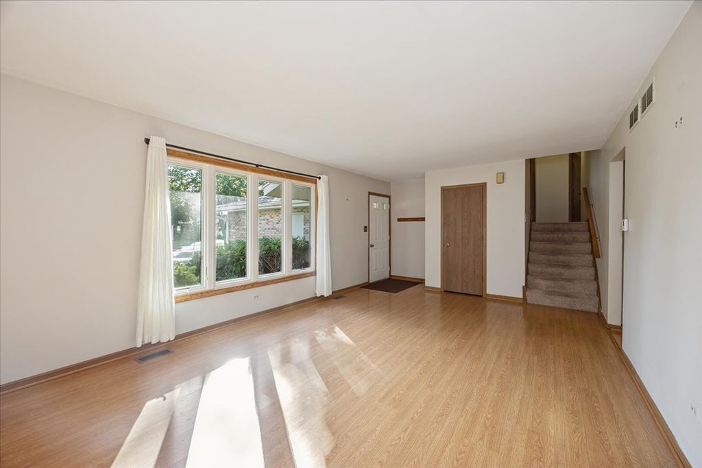 1006 Longford Drive, Westmont, IL 60559 — photo 2