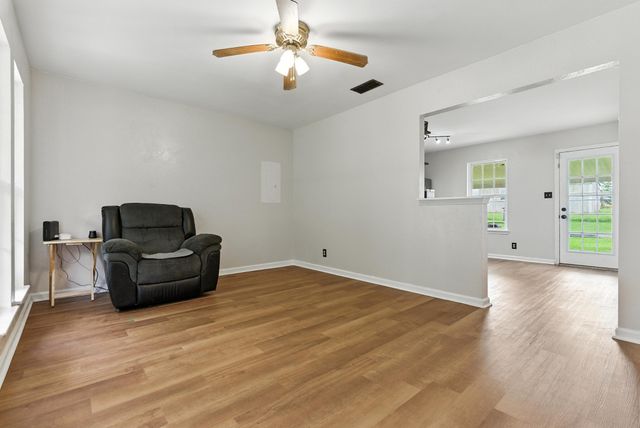 265 Bumpus Mill Rd, Oak Grove, KY 42262