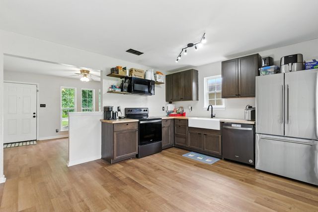 265 Bumpus Mill Rd, Oak Grove, KY 42262