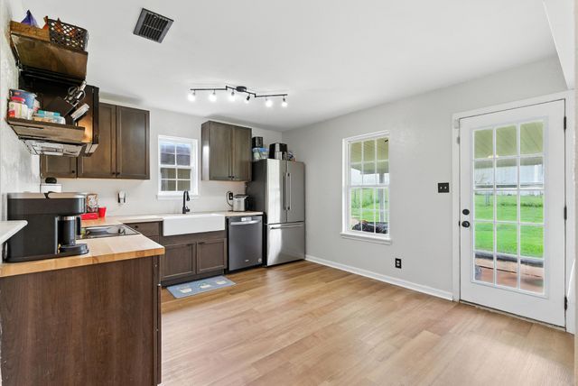 265 Bumpus Mill Rd, Oak Grove, KY 42262