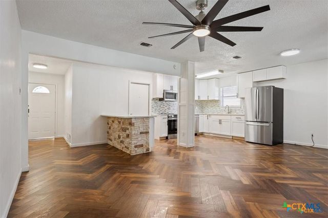 907 Willowbrook Street, Copperas Cove, TX 76522