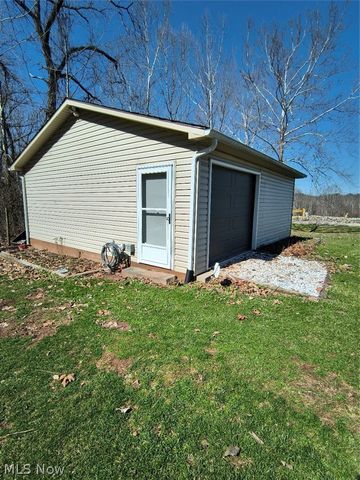 10174 Veto Road, Belpre, OH 45714