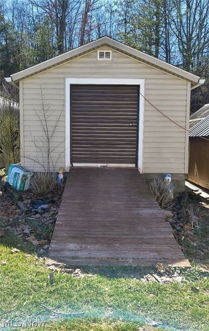 10174 Veto Road, Belpre, OH 45714