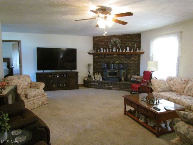 10174 Veto Road, Belpre, OH 45714