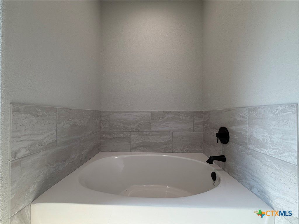 Image 12 of property listing at 3108 Seeker Street, Killeen, TX 76549