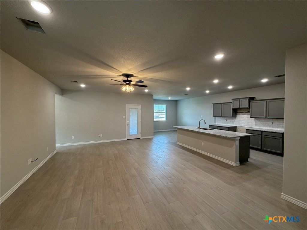 Image 3 of property listing at 3108 Seeker Street, Killeen, TX 76549