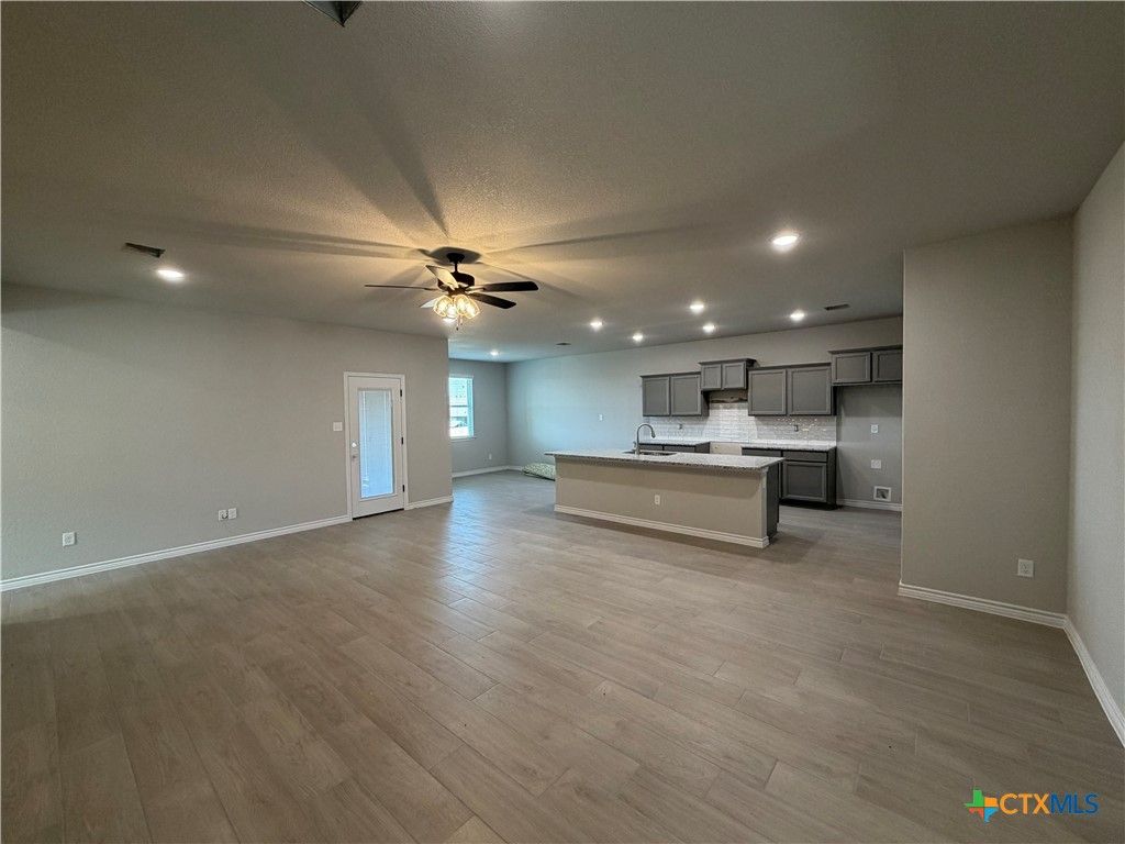 Image 4 of property listing at 3108 Seeker Street, Killeen, TX 76549
