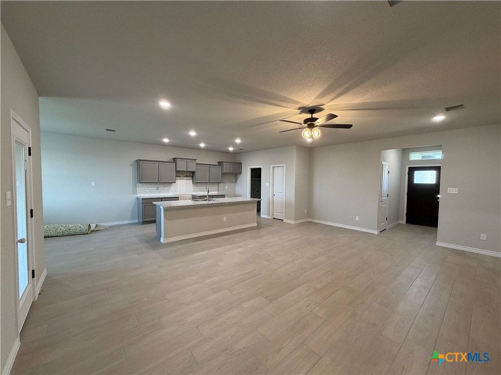 Image 5 of property listing at 3108 Seeker Street, Killeen, TX 76549