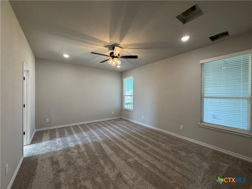Image 9 of property listing at 3108 Seeker Street, Killeen, TX 76549