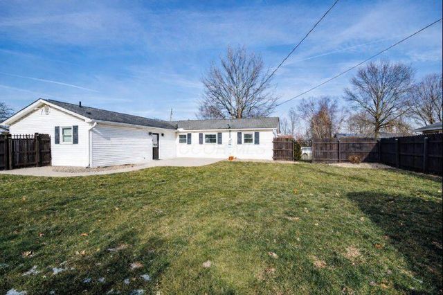 225 Edwards Road, Circleville, OH 43113
