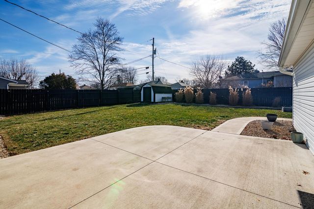 225 Edwards Road, Circleville, OH 43113