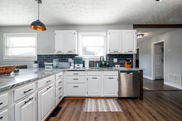 225 Edwards Road, Circleville, OH 43113