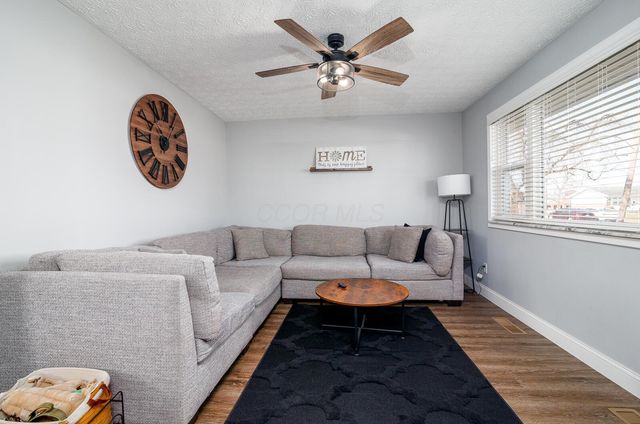 225 Edwards Road, Circleville, OH 43113