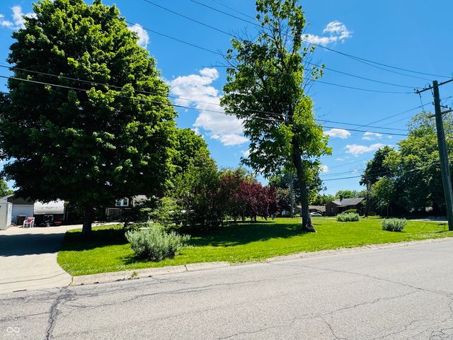 2722 17th Street, Columbus, IN 47201