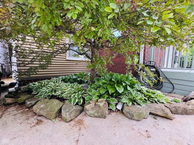 2722 17th Street, Columbus, IN 47201