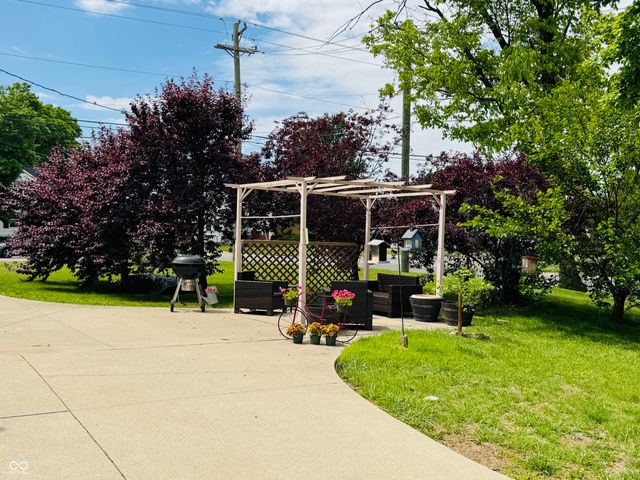2722 17th Street, Columbus, IN 47201