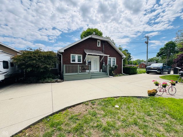 2722 17th Street, Columbus, IN 47201