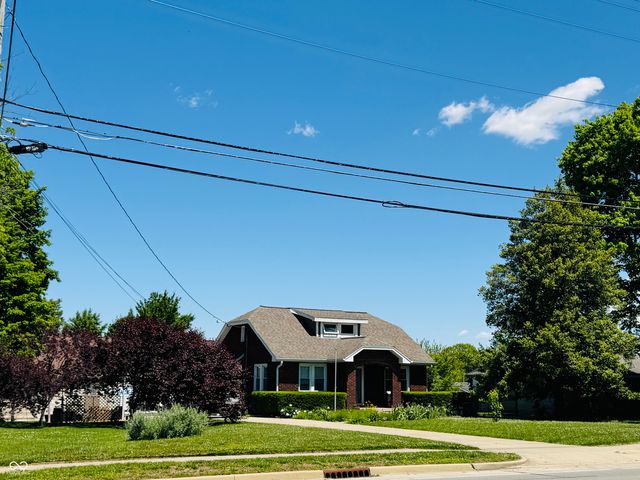 2722 17th Street, Columbus, IN 47201