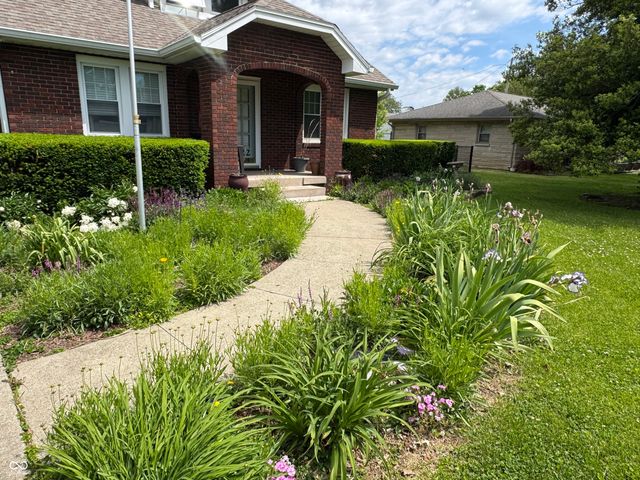 2722 17th Street, Columbus, IN 47201