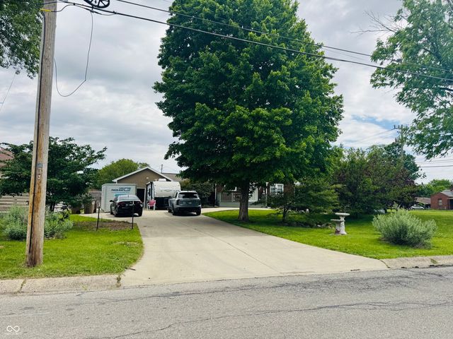 2722 17th Street, Columbus, IN 47201