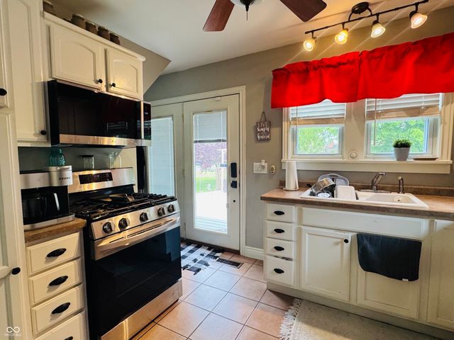 2722 17th Street, Columbus, IN 47201
