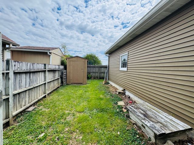 2722 17th Street, Columbus, IN 47201