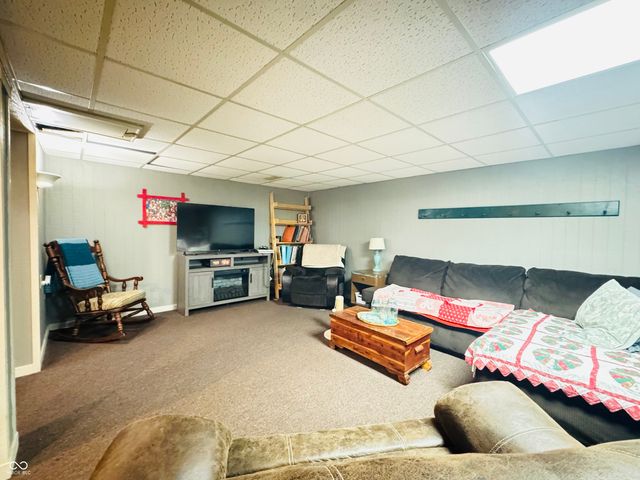 2722 17th Street, Columbus, IN 47201