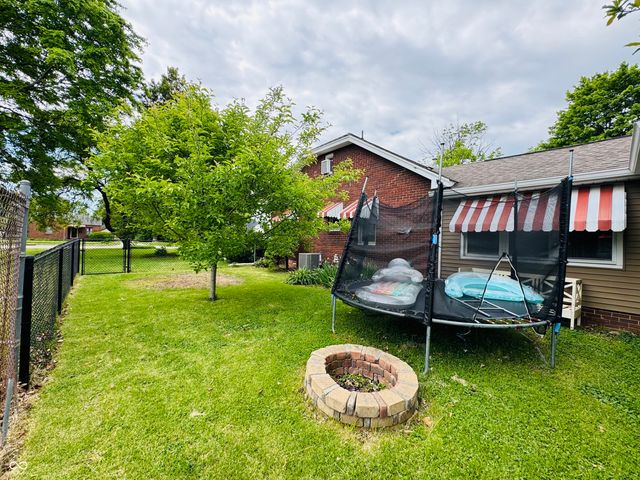 2722 17th Street, Columbus, IN 47201