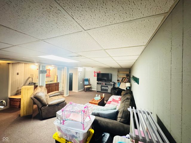 2722 17th Street, Columbus, IN 47201