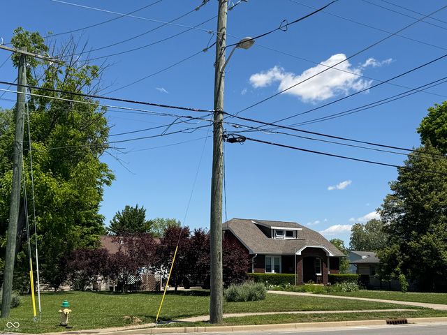 2722 17th Street, Columbus, IN 47201