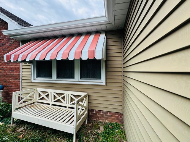 2722 17th Street, Columbus, IN 47201