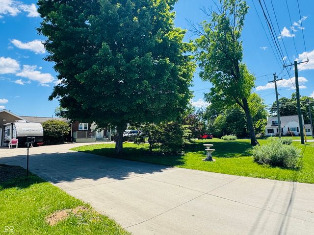 2722 17th Street, Columbus, IN 47201