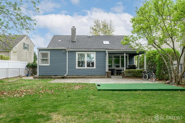 16 N Lincoln Avenue N, Colonia, NJ 07067