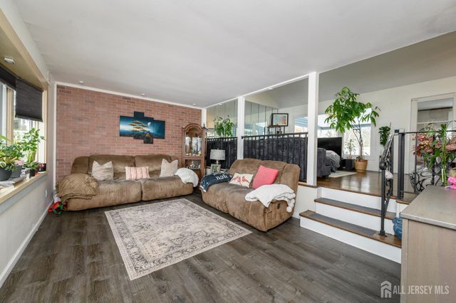 16 N Lincoln Avenue N, Colonia, NJ 07067