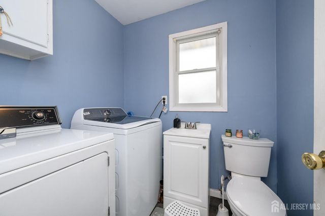 16 N Lincoln Avenue N, Colonia, NJ 07067